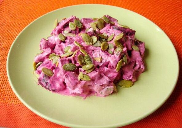 Beetroot salad with pumpkin seedcom saves from prostatitis